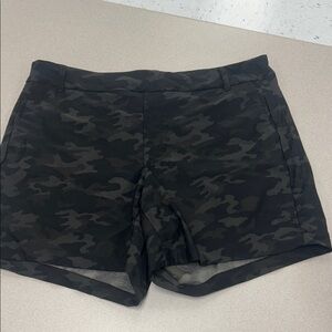SPANX Dark Camouflage Cargo Shorts